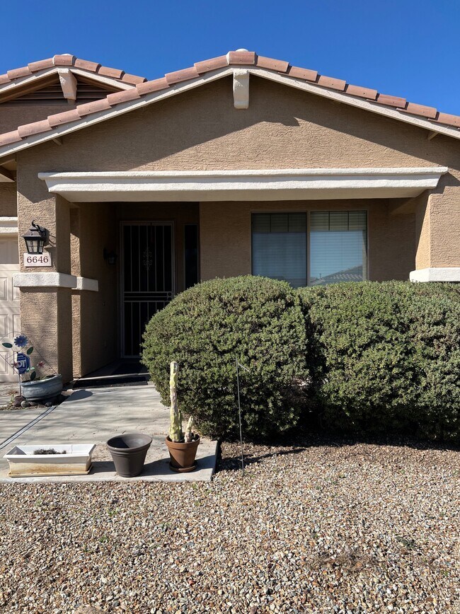 Building Photo - 6646 S 57th Ave