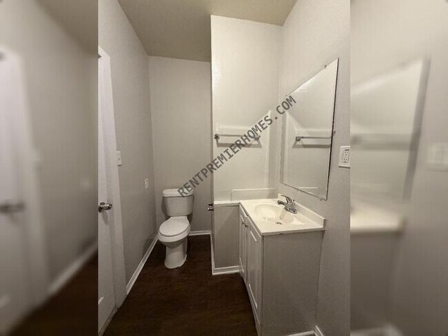 Building Photo - 7720 Bradley Dr