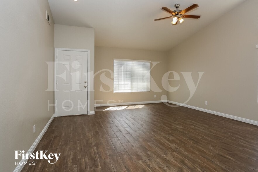 Building Photo - 4705 Crimson Leaf Dr