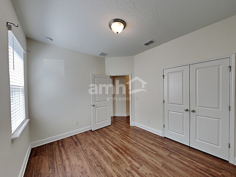 Building Photo - 1306 Celery Ave