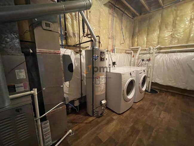 Building Photo - 10880 Mississippi St