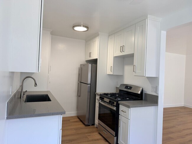 Interior Photo - 759 Freeman Ave
