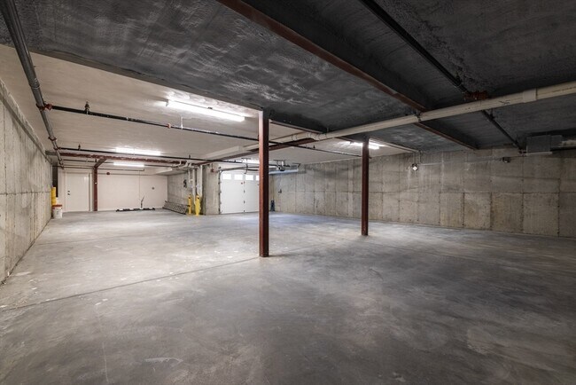 Building Photo - 67 Harvest St