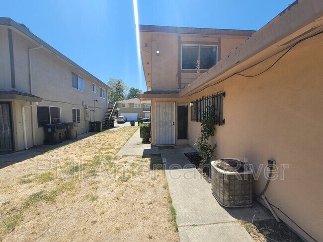 Building Photo - 10 La Pera Ct