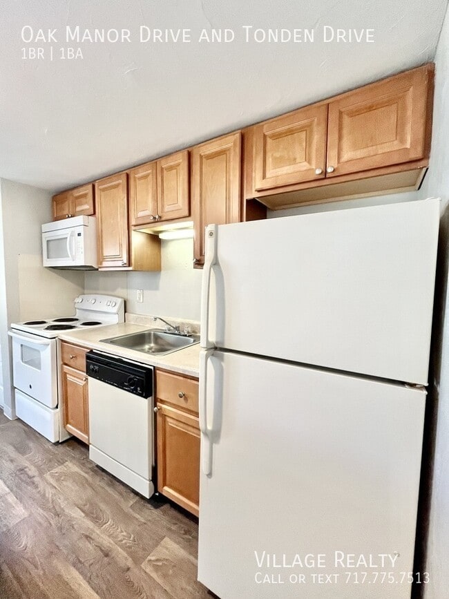 Building Photo - 204 Oak Manor Dr