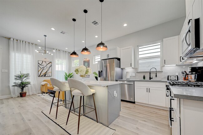 Building Photo - 2105 Sam Wilson St