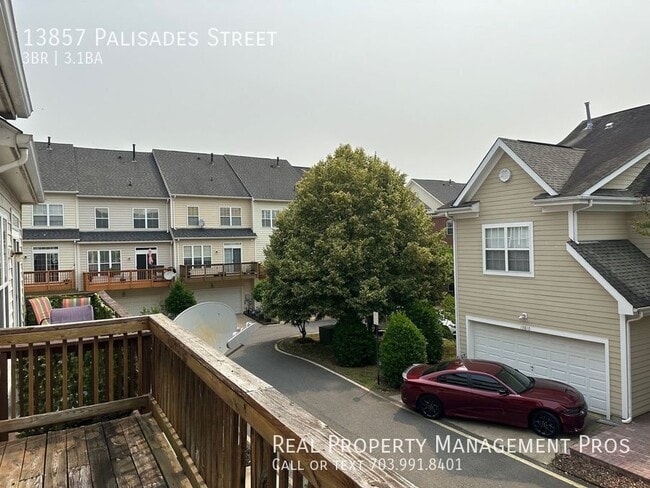 Building Photo - 13857 Palisades St