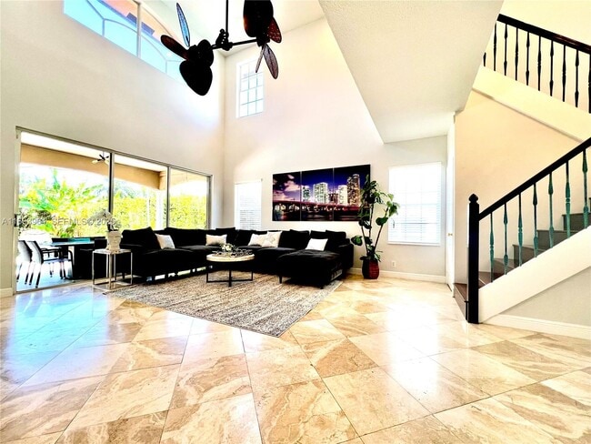 Building Photo - 854 Hollywood Blvd