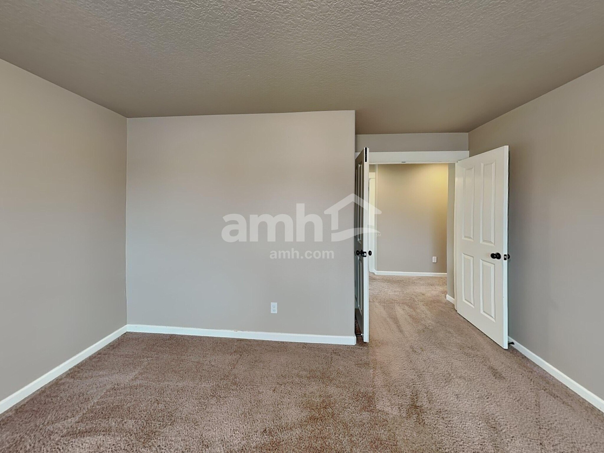 Building Photo - 468 Tulip Ave