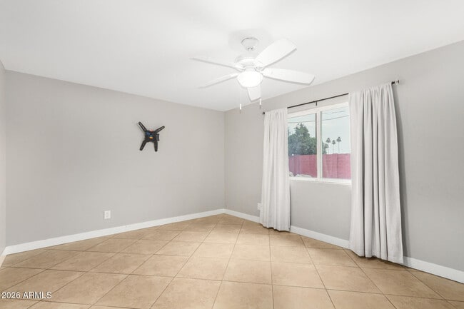 Building Photo - 4503 W Loma Ln