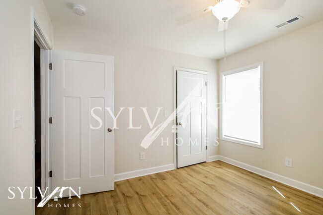 Building Photo - Lease today! No extra charge for contentme...