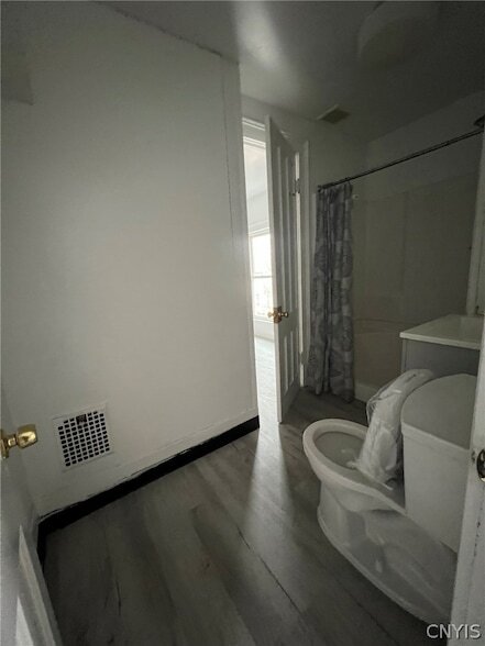 Building Photo - 229 Kellogg St