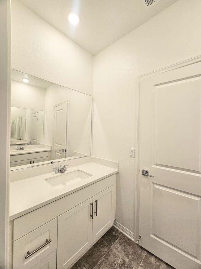 Building Photo - Rockport Ranch Beautiful Brand New Lennar ...