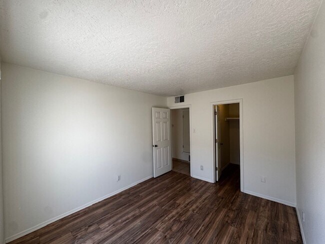 Building Photo - 12244 Menaul Blvd NE