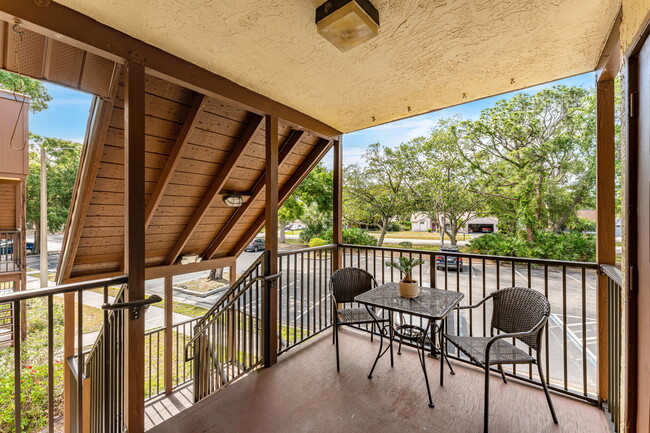 Building Photo - 7814 Shadowood Dr
