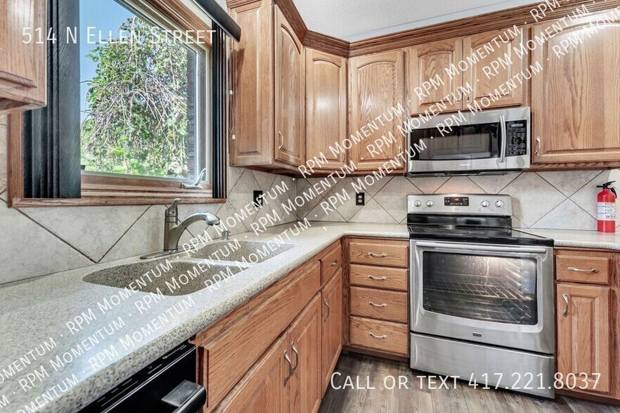 Building Photo - 514 N Ellen St