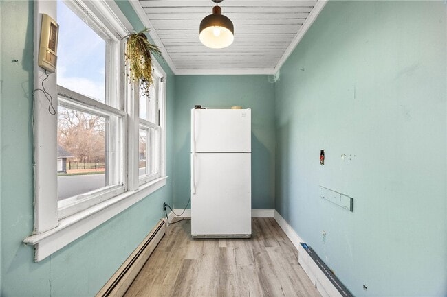 Building Photo - 373 Genesee St