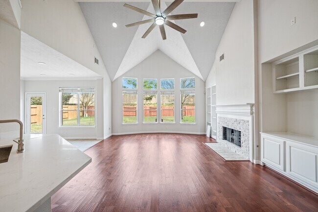 Building Photo - 6214 Laguna Del Rey Dr