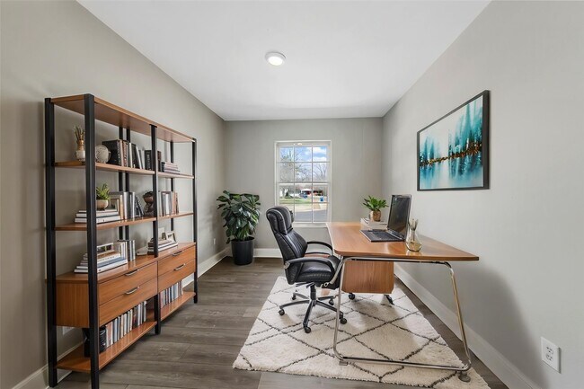 Building Photo - 1308 Havenhurst Rd