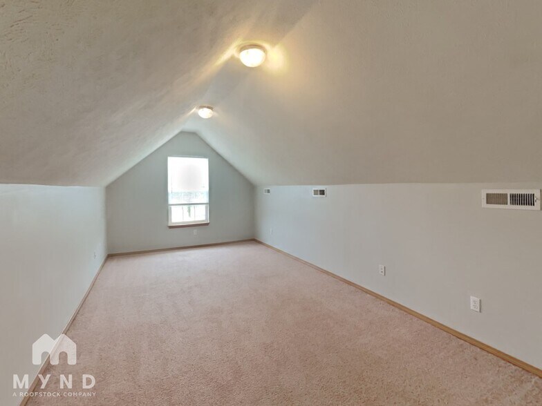 Building Photo - 1112 S Saratoga Ave