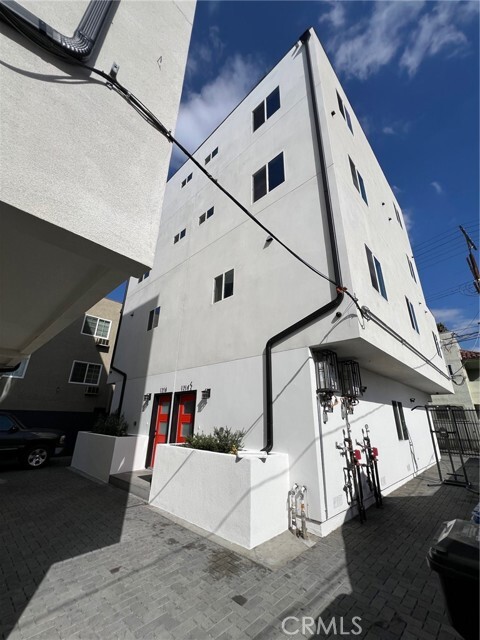 Building Photo - 1218 Arapahoe St
