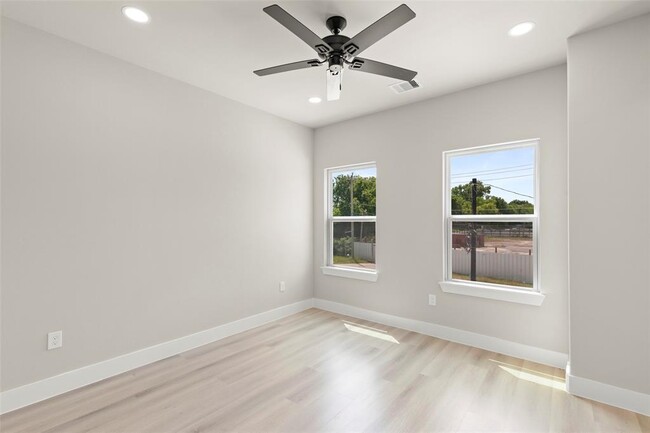 Building Photo - 3109 Shelby Cir