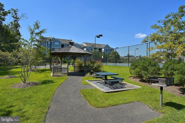 Building Photo - 120 Langdon Farm Cir