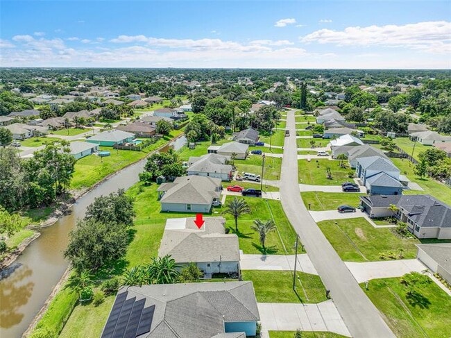 Building Photo - 1332 SW Granville Ave