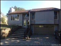 Building Photo - 47 Hightrail Dr