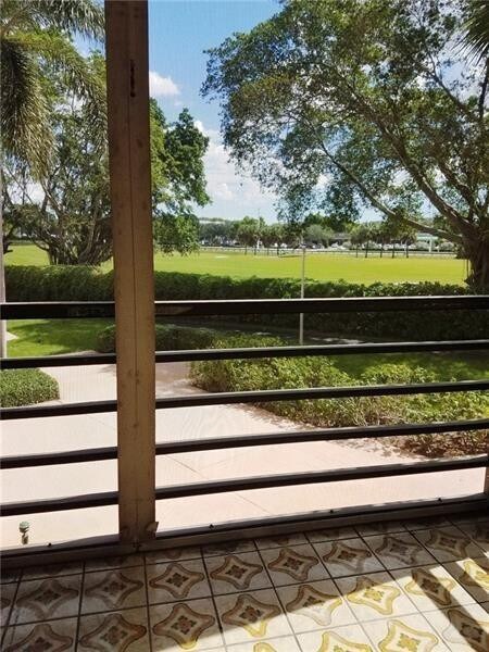 Building Photo - 1400 St Charles Pl