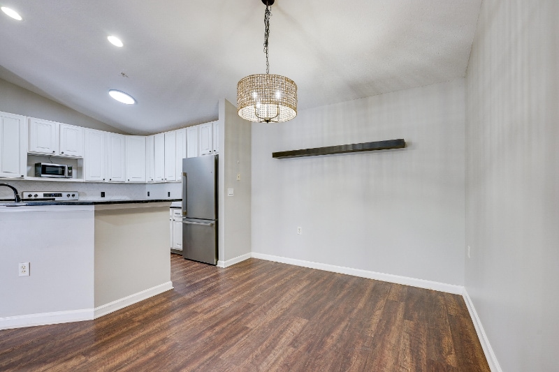 Building Photo - 1695 Berrancher Dr