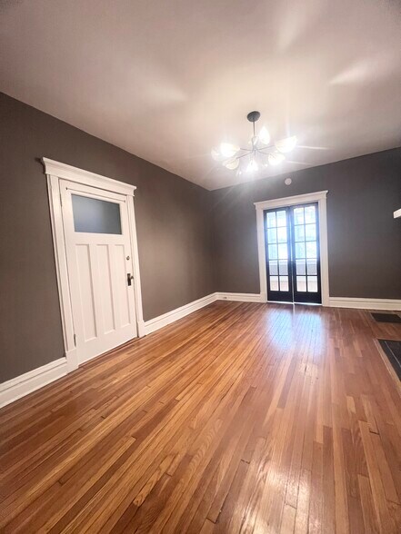 Building Photo - 4221 Botanical Ave