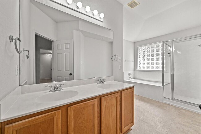 Building Photo - 2101 Keepsake Dr