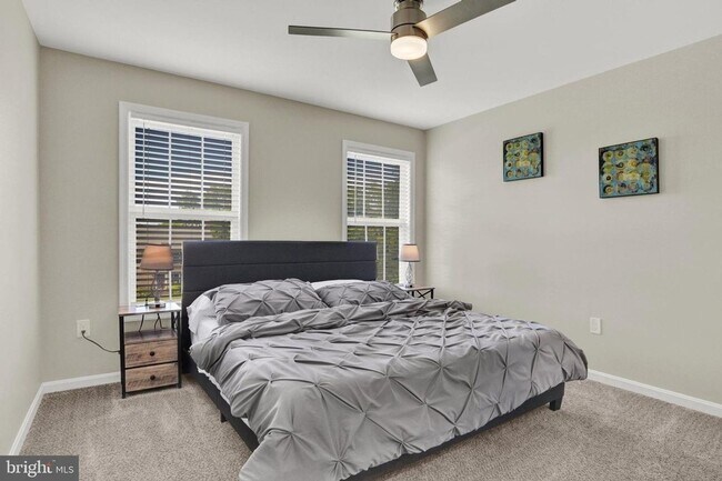 Building Photo - Spacious 4BR House in Lewisberry