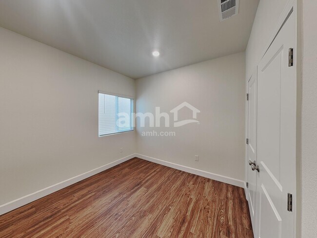 Building Photo - 108 Market St