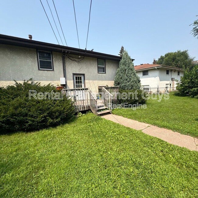 Building Photo - 4615 Tyler St NE
