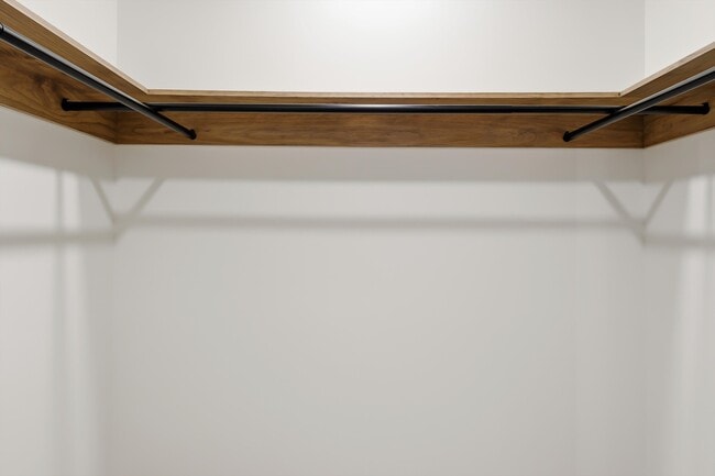 Building Photo - 106 Fairway Cir