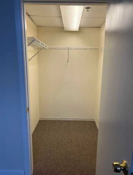 Building Photo - 15 Mount Saint Marys Way