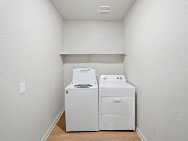 Building Photo - 515 Millbrook Blvd