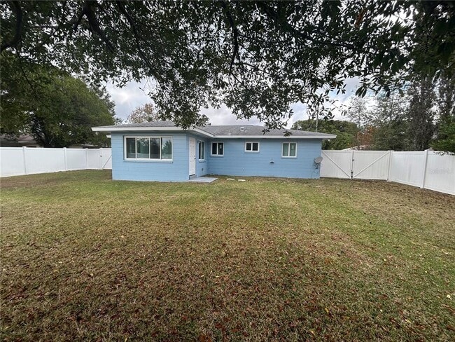 Building Photo - 21570 SW Raintree St