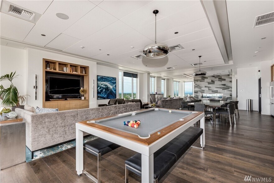 Building Photo - 1321 Seneca St