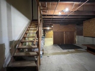Full unfinished basement - 184-1 Robert Treat Dr