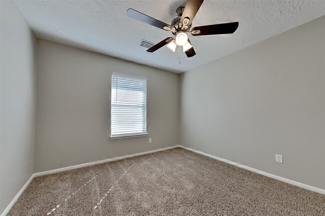 Building Photo - 17715 Seven Pines Dr