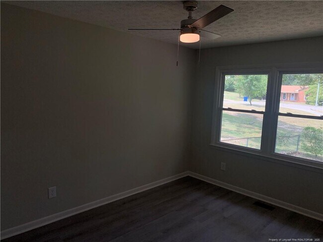 Building Photo - 412 Nottingham Dr