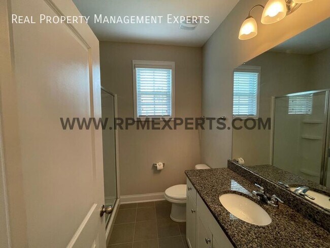 Building Photo - Magnificent 5 Bed / 3 Bath Home in Matthews