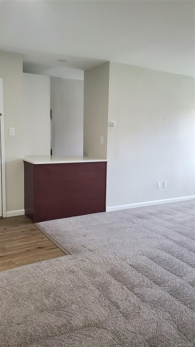 Building Photo - 460 Old Town Rd