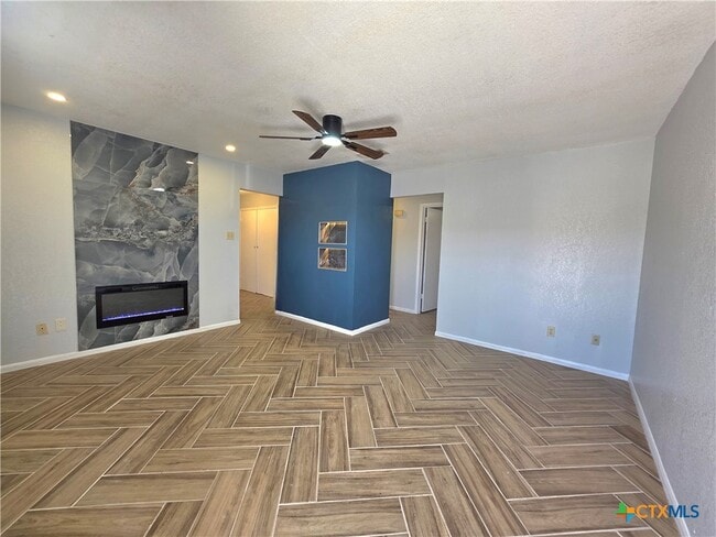 Building Photo - 303 Erby Ave