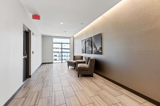 Building Photo - 2407 8th Ave S