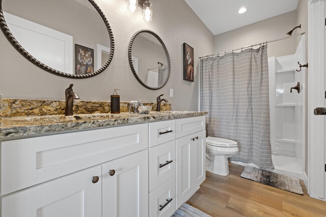 Building Photo - 1824 Horseshoe Ln