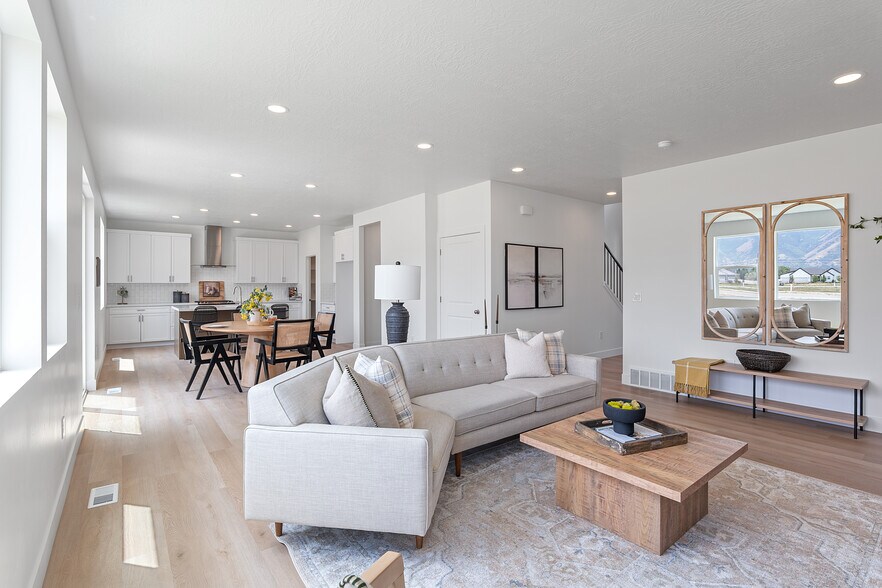 Great Room - 165 S Starlight Ln